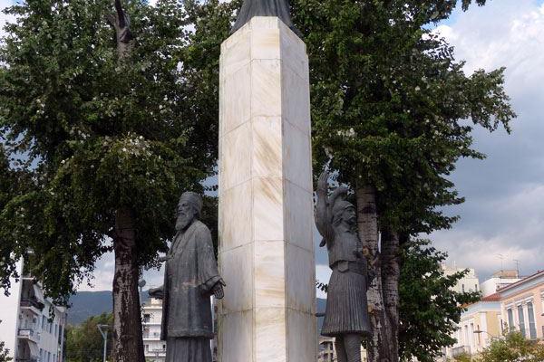 Denkmal auf dem Unabhängigkeitsplatz in Kalamata
